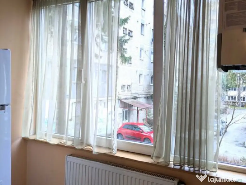 Garsoniera zona Astra,etajul 1,libera,67000 Euro