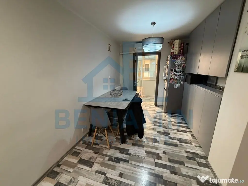 2 Decomandate - Etaj 3 - 52mp - An 1985 - Renovat - Rovine 