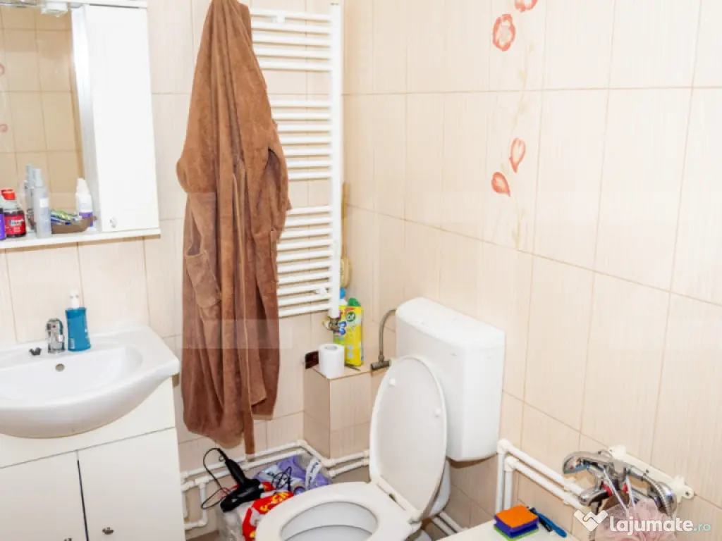 Casă 220 mp + Spațiu Comercial 105 mp - Piața Centrală