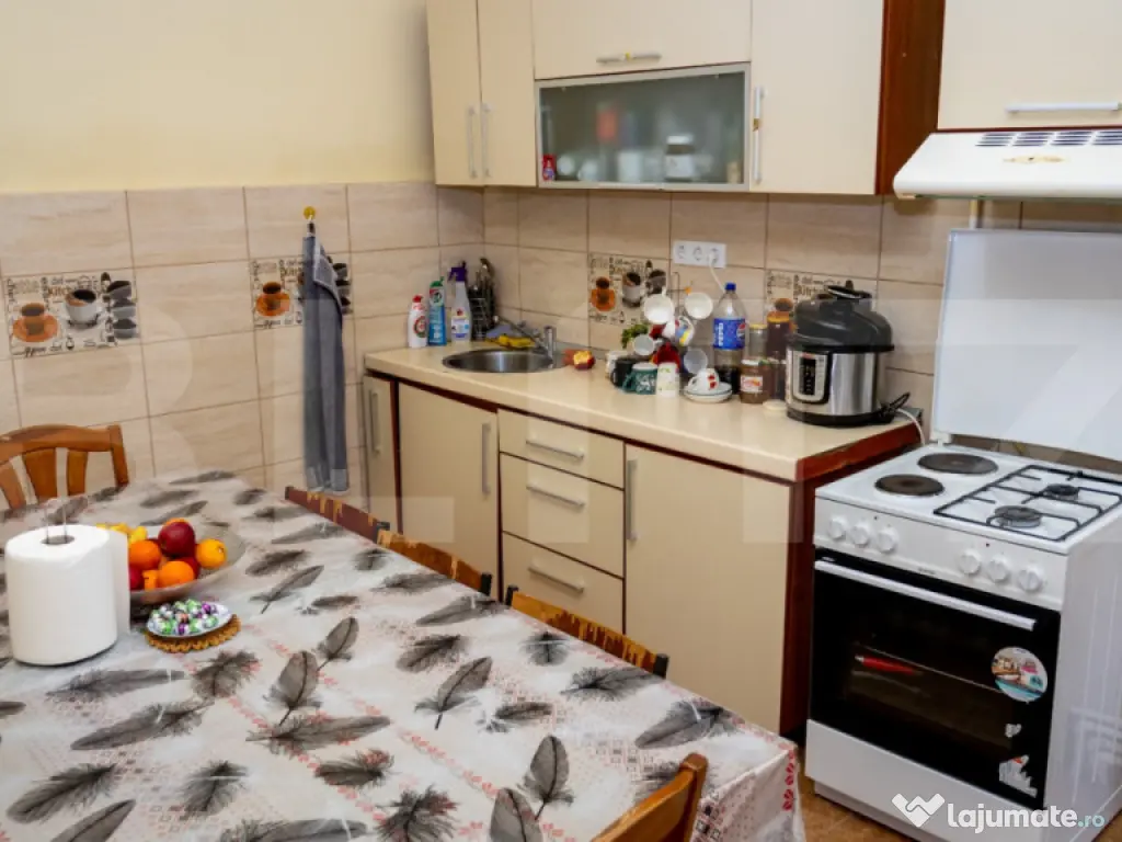 Casă 220 mp + Spațiu Comercial 105 mp - Piața Centrală