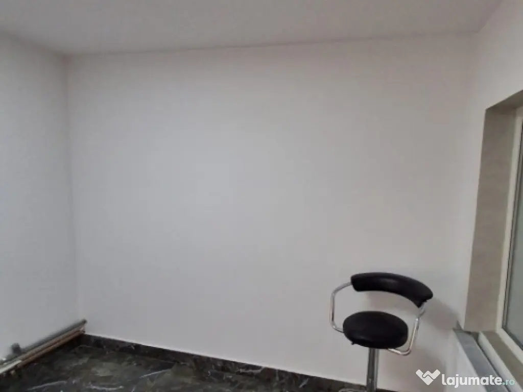 Camera de închiriat, 14 mp, zona Eroilor