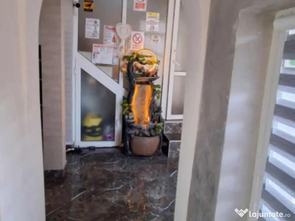 Camera de închiriat, 14 mp, zona Eroilor