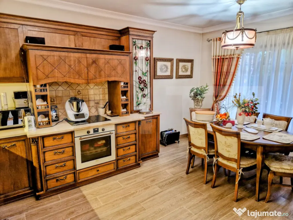 Proprietate Excepțională – Eleganță, Mobilier Unicat,