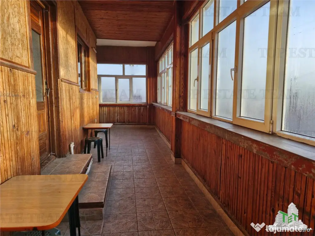 Vila unica de cu destinatie de locuinta si spatii comercial 