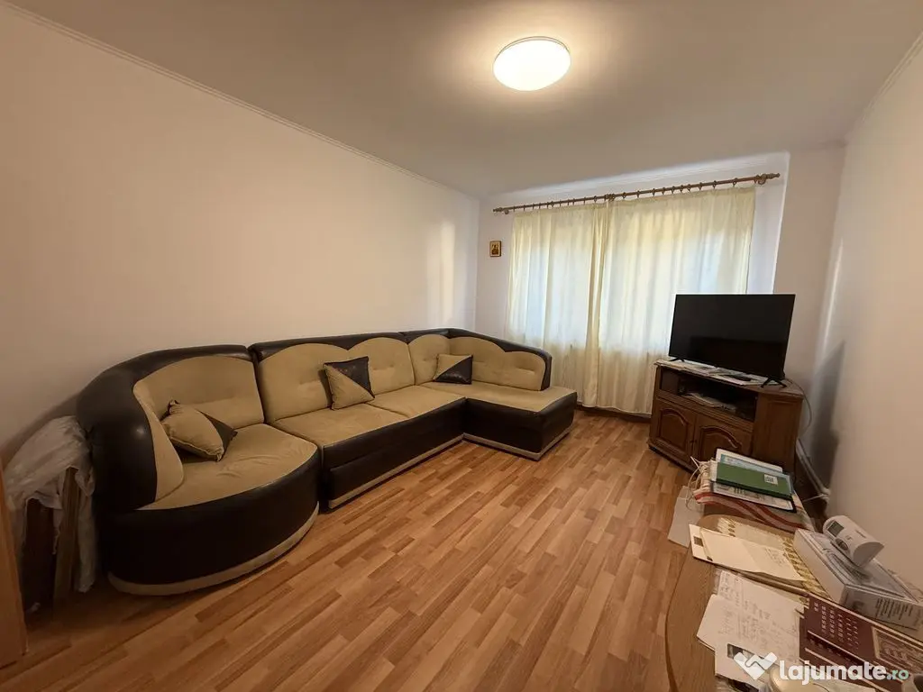 EXCLUSIVITATE!!! APARTAMENT 4 CAMERE DECOMANDAT , ZONA UL...