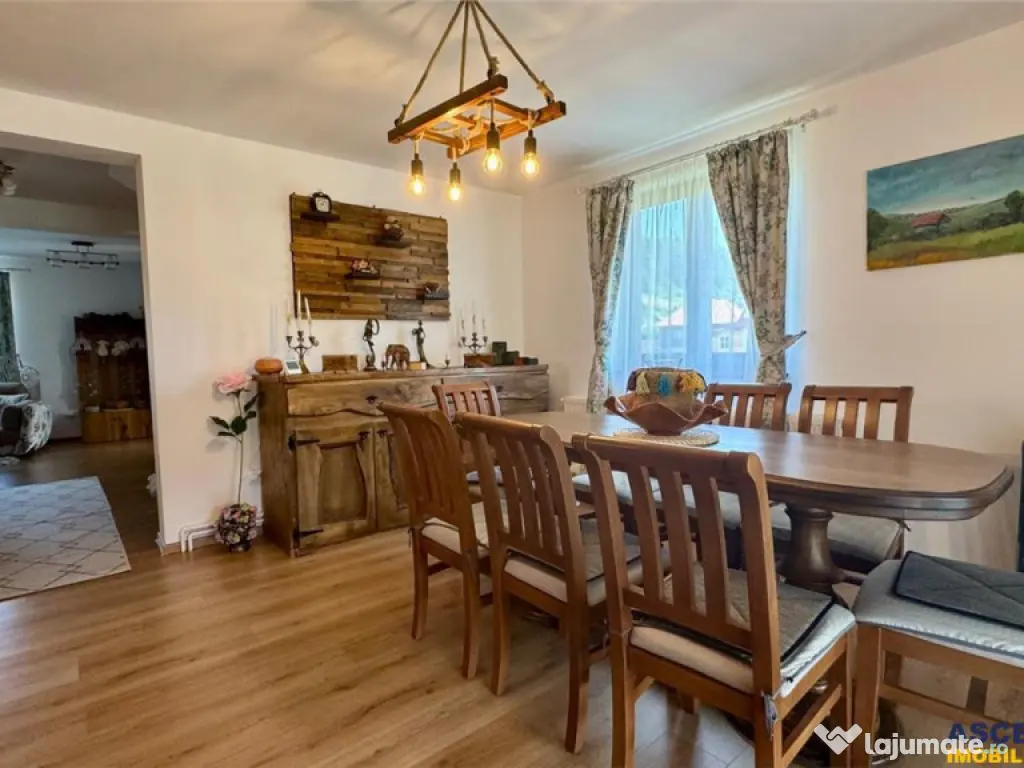 Refugiu pretios:jacuzzi, lemn masiv,2.000 mp teren,4 dormito