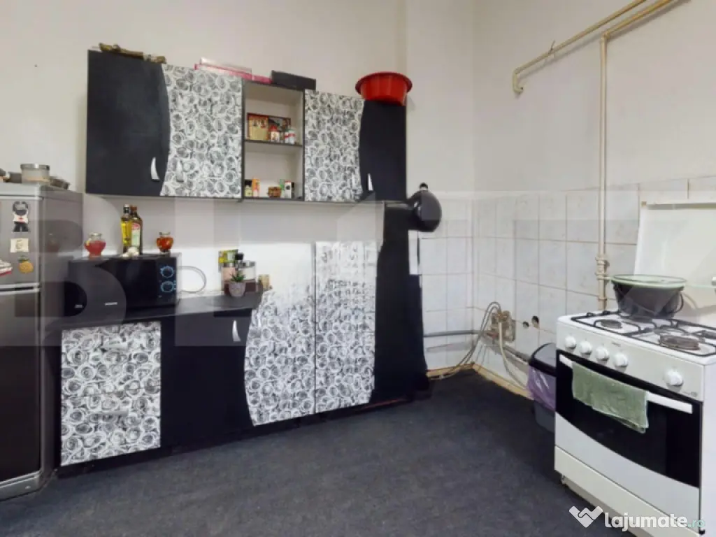 Casă pe parter si etaj + mansarda, 84 mp, Armeneasca