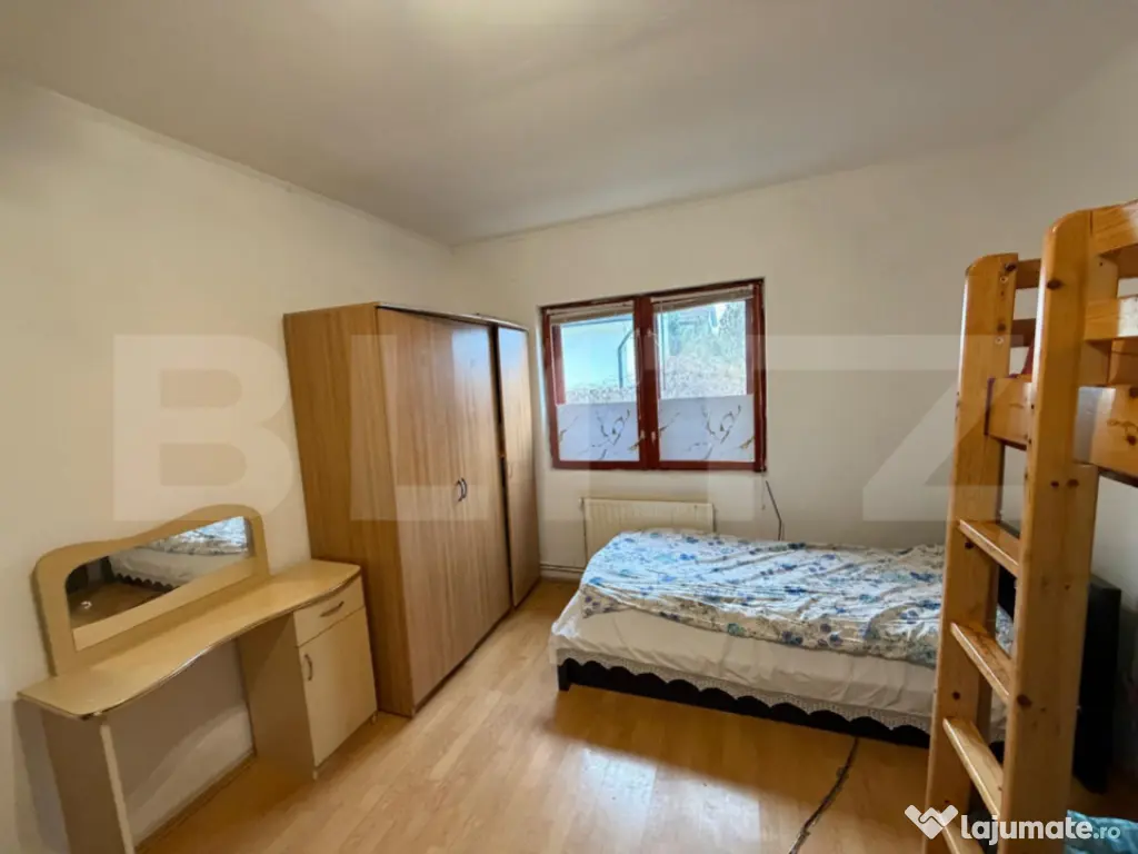De inchiriat apartament cu 3 camere, la parter, cu terasa si