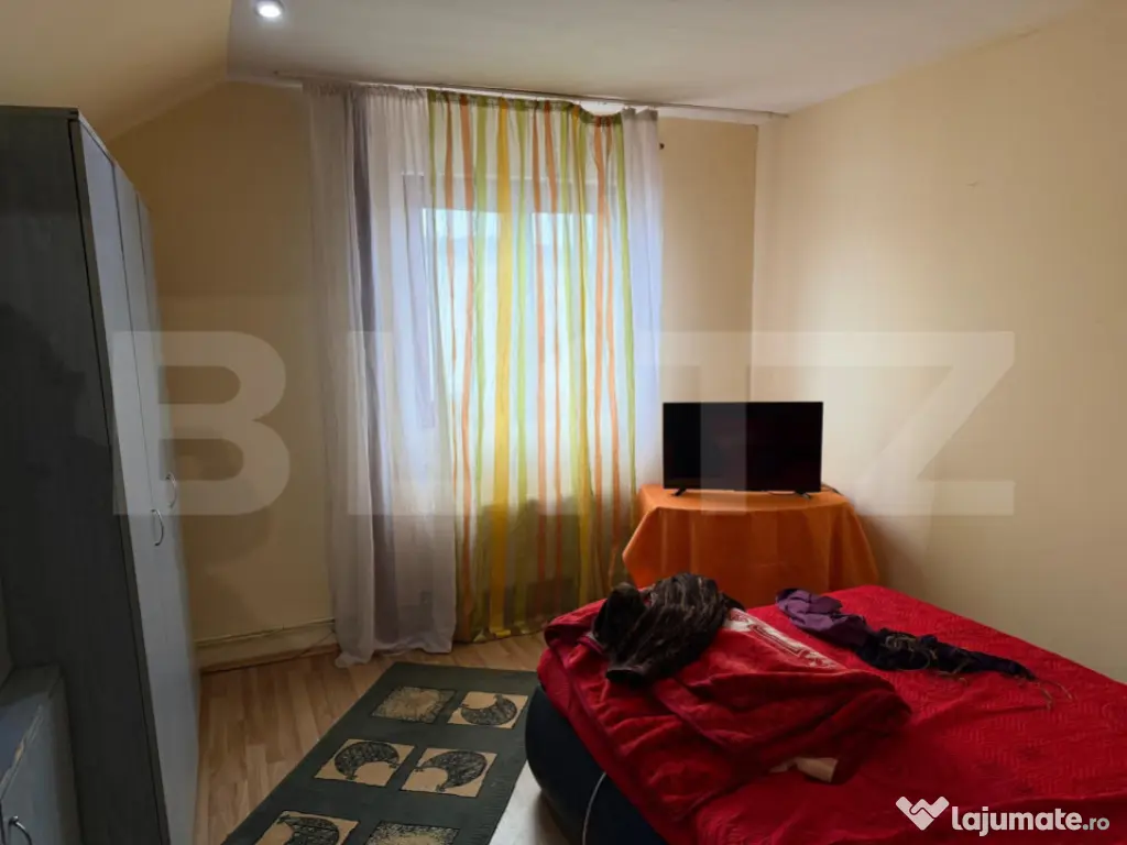 De inchiriat apartament cu 3 camere, la parter, cu terasa si