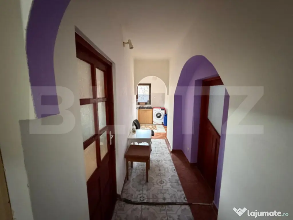 De inchiriat apartament cu 3 camere, la parter, cu terasa si