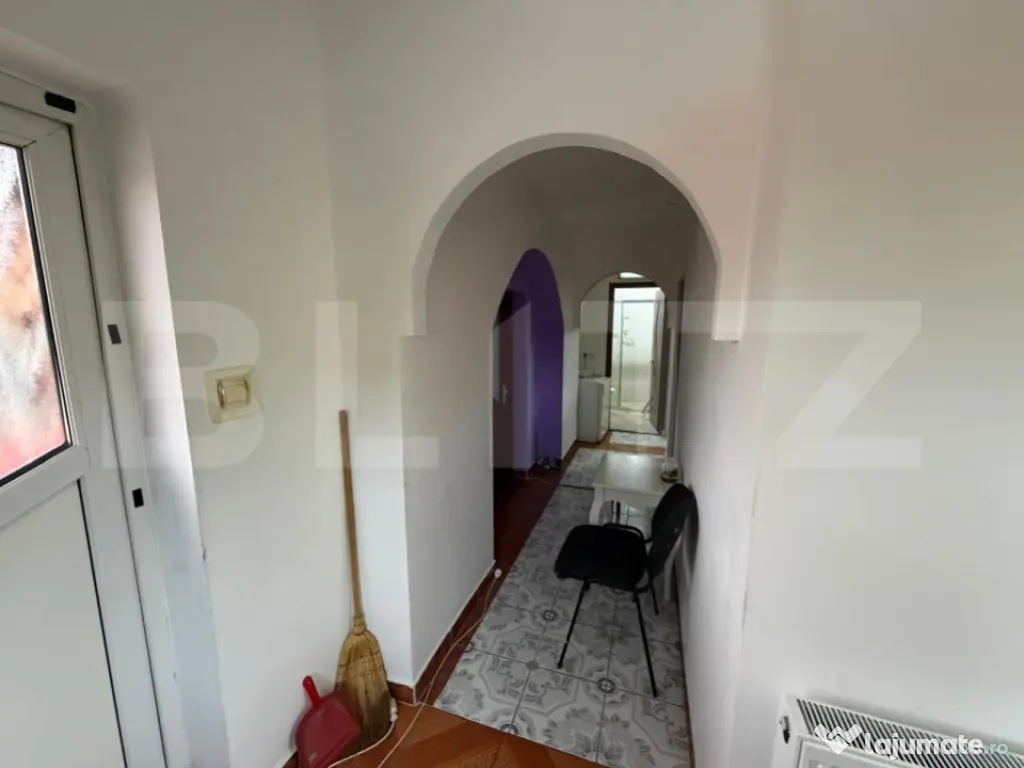De inchiriat apartament cu 3 camere, la parter, cu terasa si