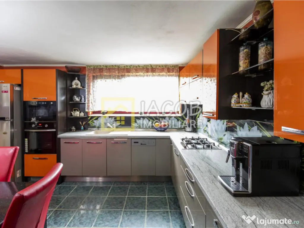 Casa P M, comuna Margineni, Bacau 