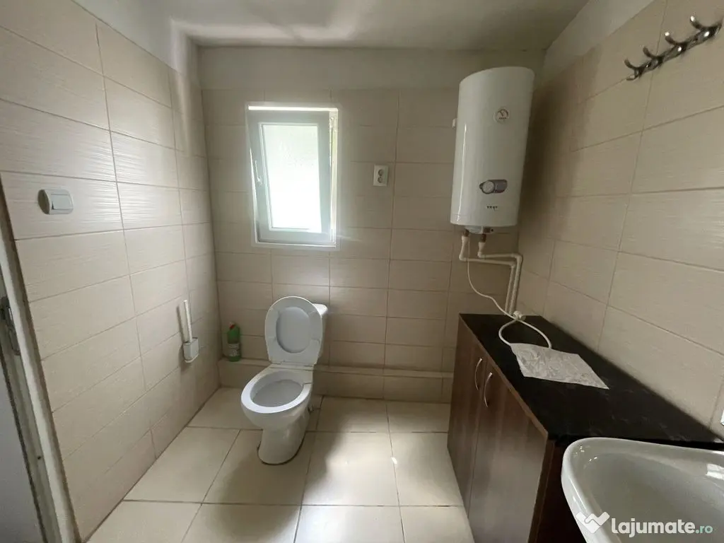 Casa de inchiriat, Micro 17 - curte spatioasa, loc de par... 