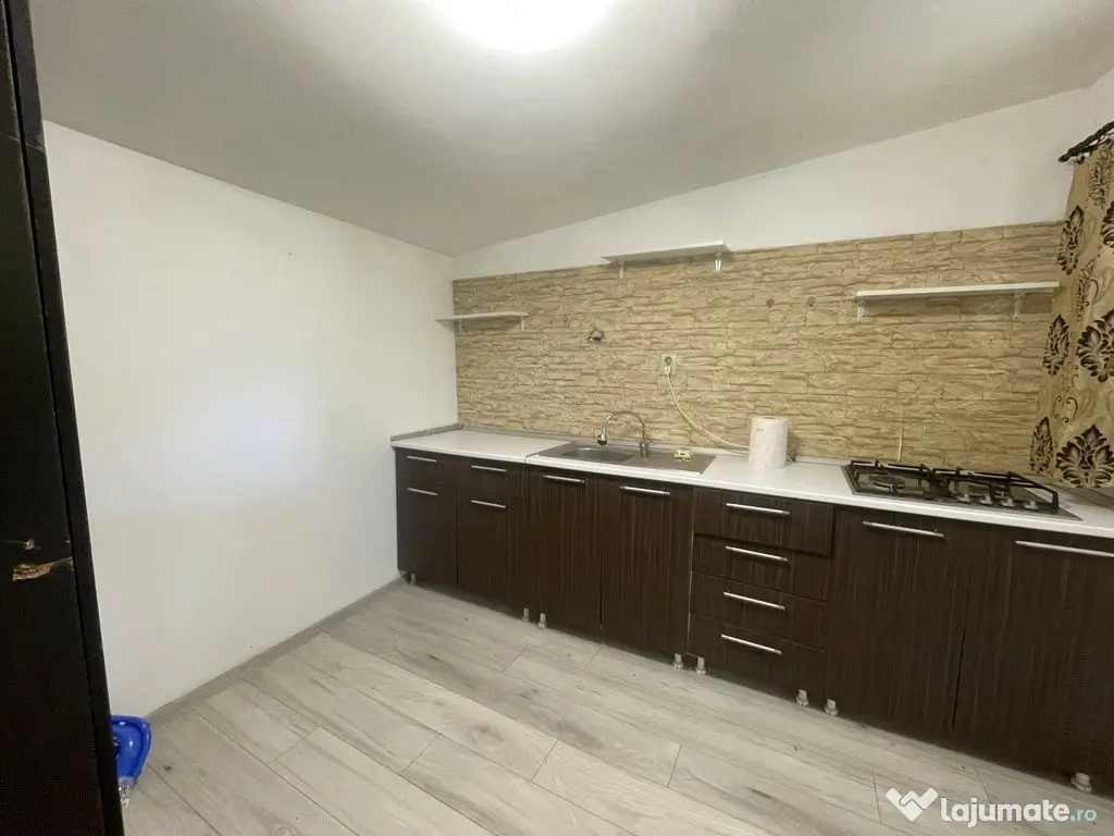 Casa de inchiriat, Micro 17 - curte spatioasa, loc de par... 