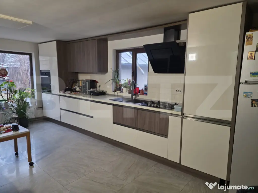 Oază de Liniște în Inima Orașului: Proprietate Exclusivi