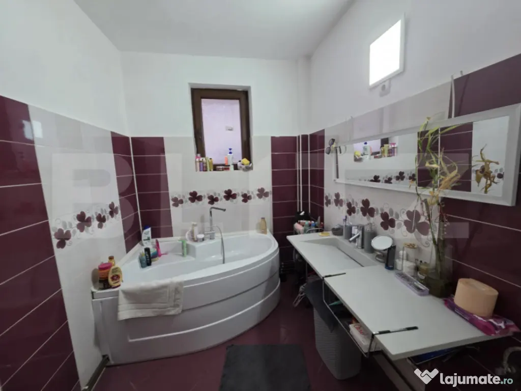 Oază de Liniște în Inima Orașului: Proprietate Exclusivi