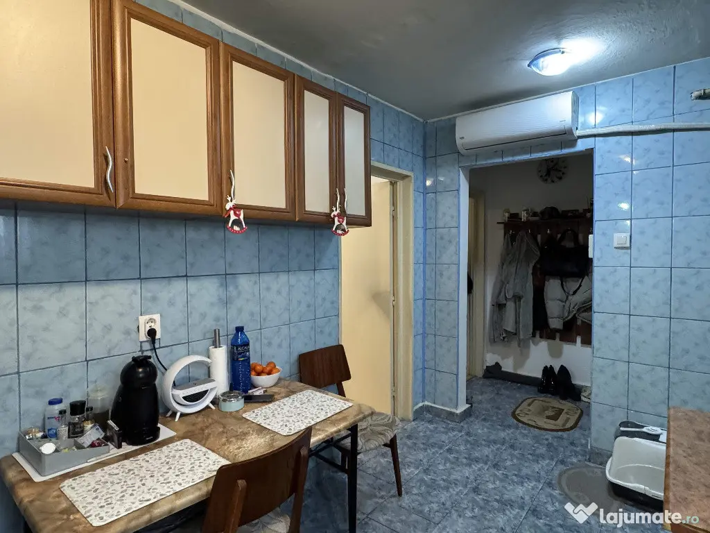 3 cam, bloc caramida, etaj 4 cu acoperis, str. Unirii