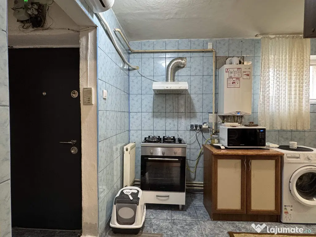 3 cam, bloc caramida, etaj 4 cu acoperis, str. Unirii