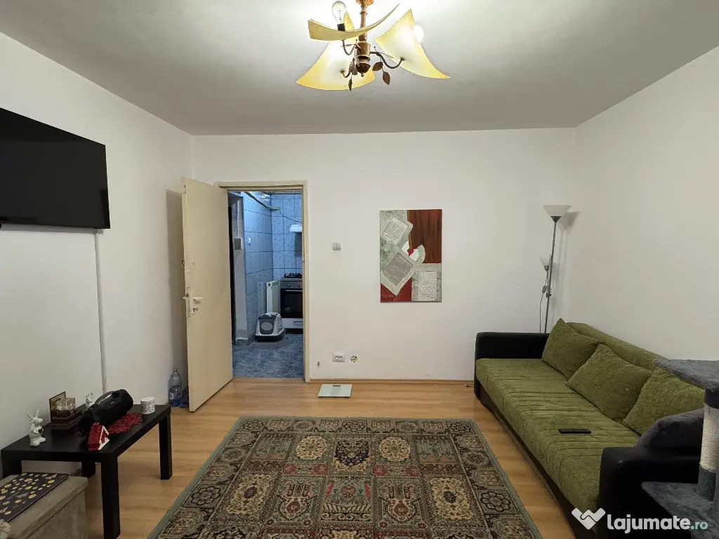 3 cam, bloc caramida, etaj 4 cu acoperis, str. Unirii