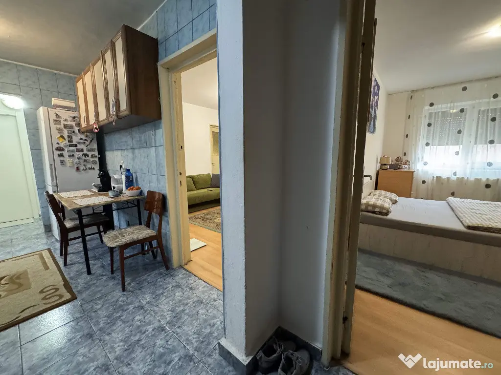 3 cam, bloc caramida, etaj 4 cu acoperis, str. Unirii