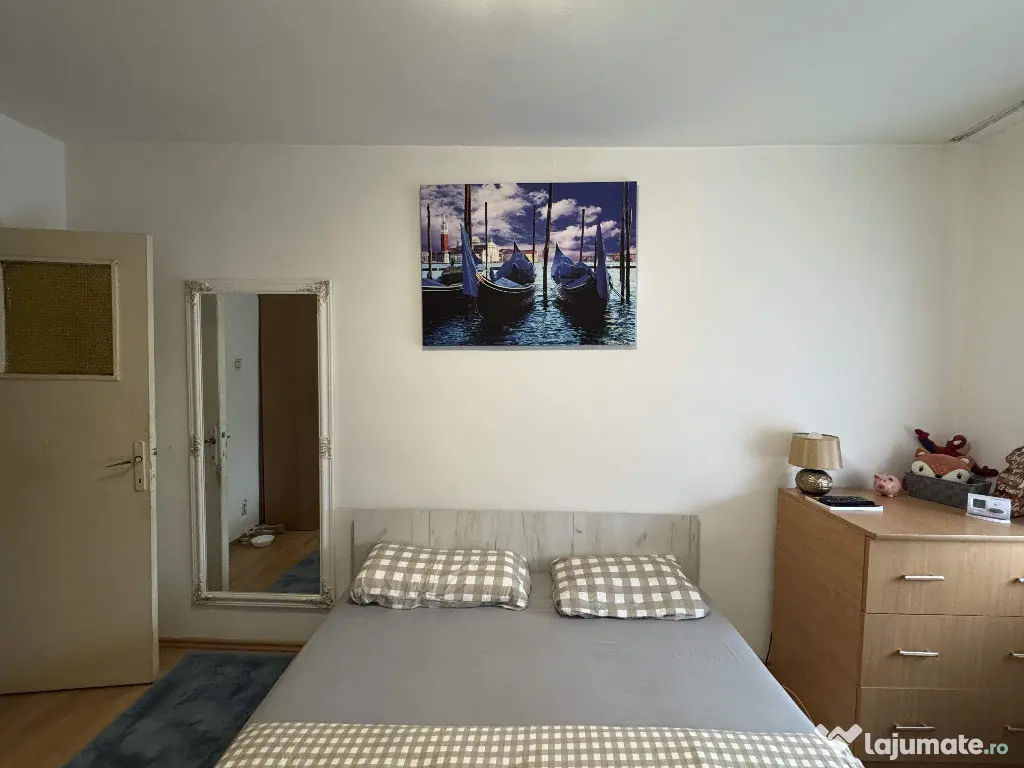 3 cam, bloc caramida, etaj 4 cu acoperis, str. Unirii