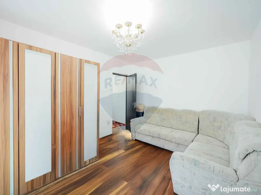 Apartament 3 camere de vânzare – Rogerius, Str. Cornel...