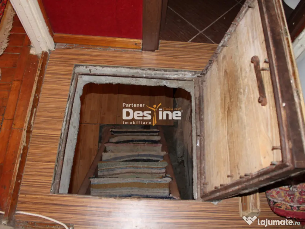 Apartament 3 camere decomandat de 61 mp 2 băi la parter car