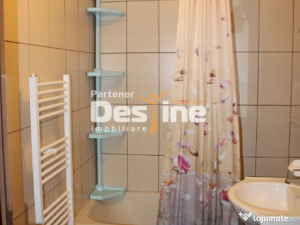 Apartament 3 camere decomandat de 61 mp 2 băi la parter car