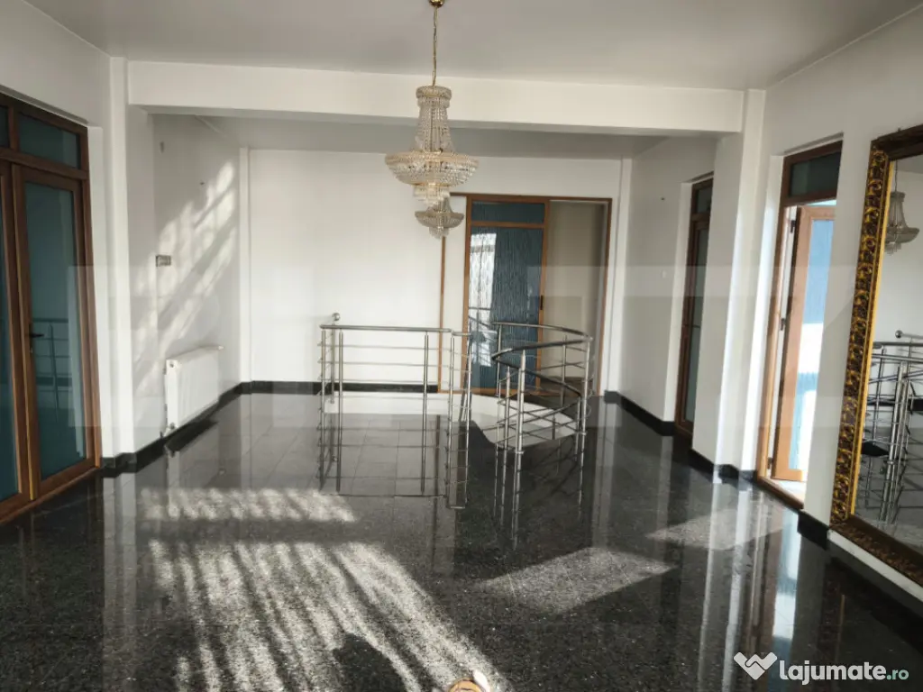 Vila P+2E, 550 mp utili pe 970 mp teren,stradal, zona Gradin