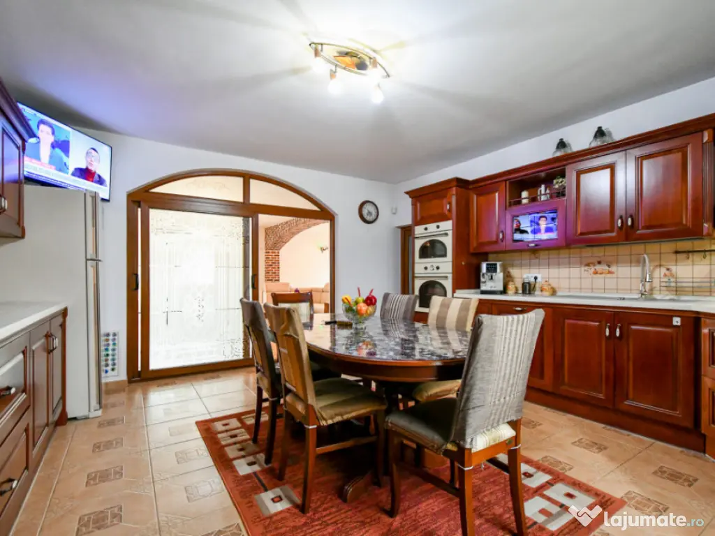 Vila independenta energetic cu teren 427mp pe colt COMISION