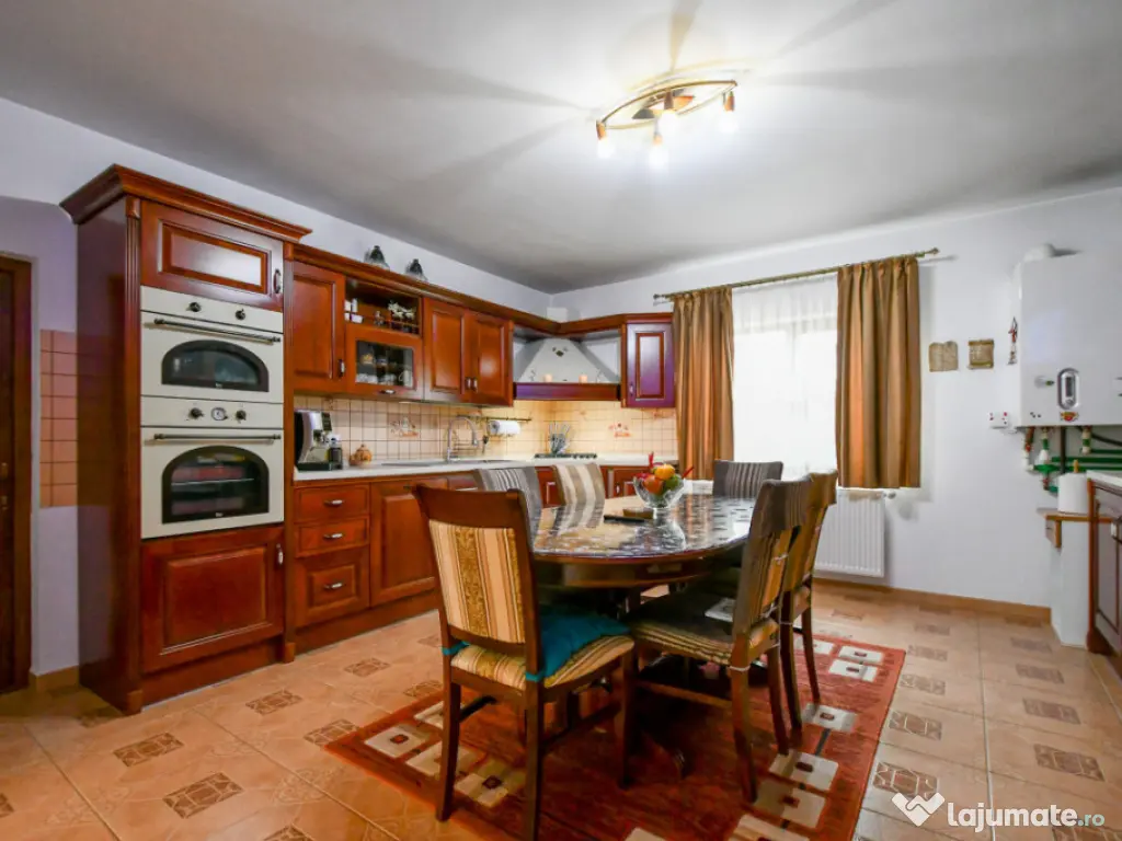 Vila independenta energetic cu teren 427mp pe colt COMISION