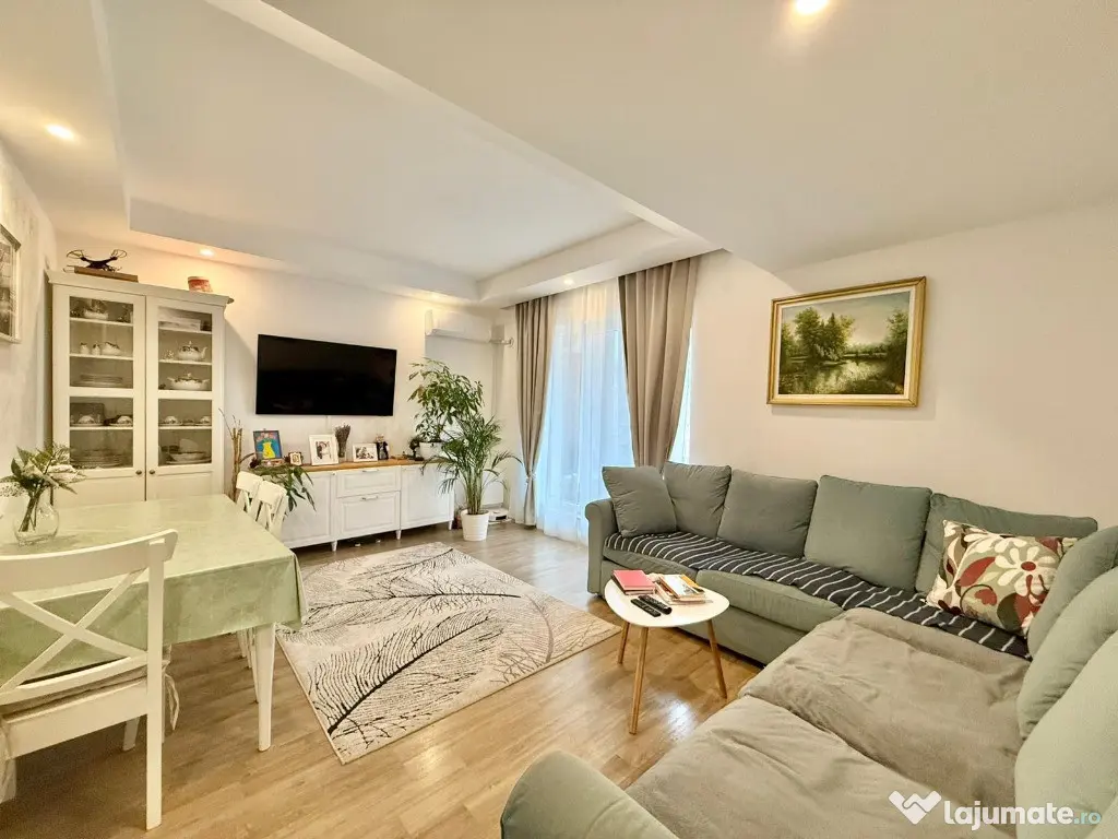 COSMOPOLIS - Apartament 3 camere spatios, vedere piscina 