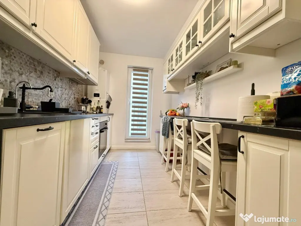 COSMOPOLIS - Apartament 3 camere spatios, vedere piscina 