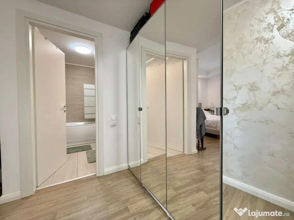 COSMOPOLIS - Apartament 3 camere spatios, vedere piscina 