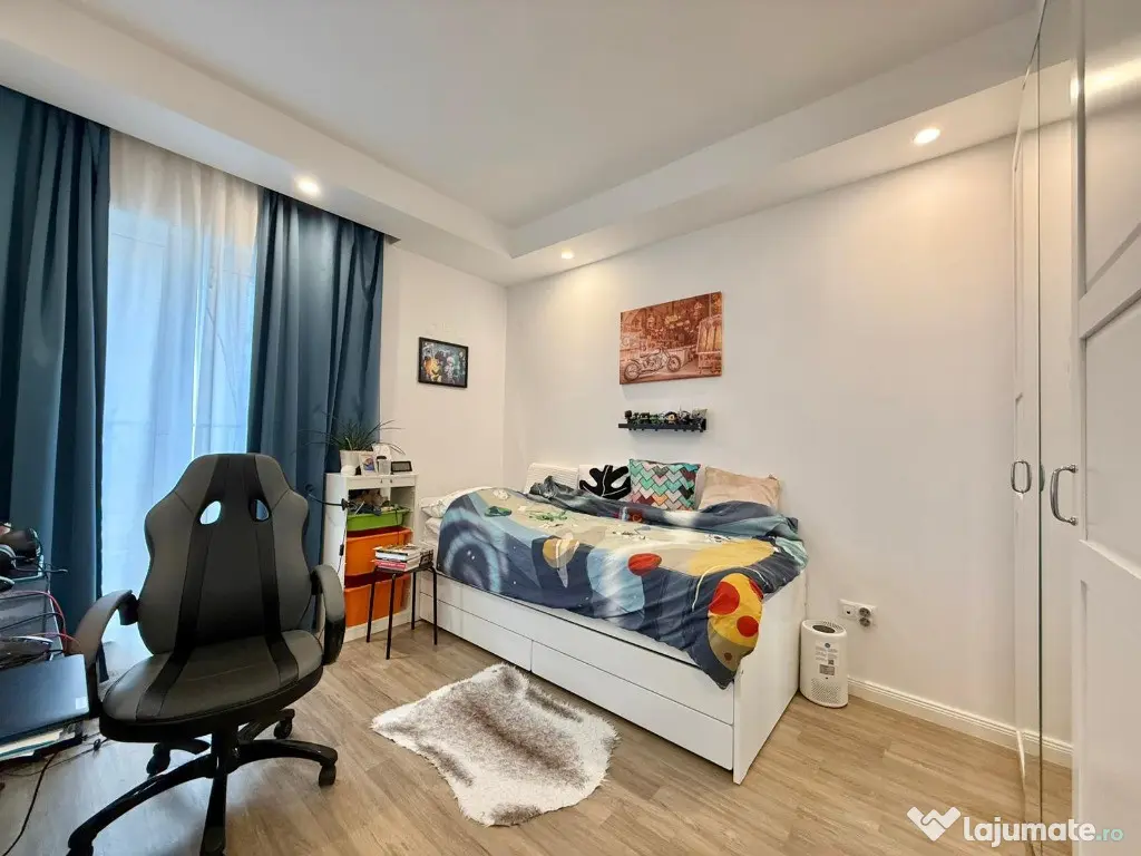 COSMOPOLIS - Apartament 3 camere spatios, vedere piscina 