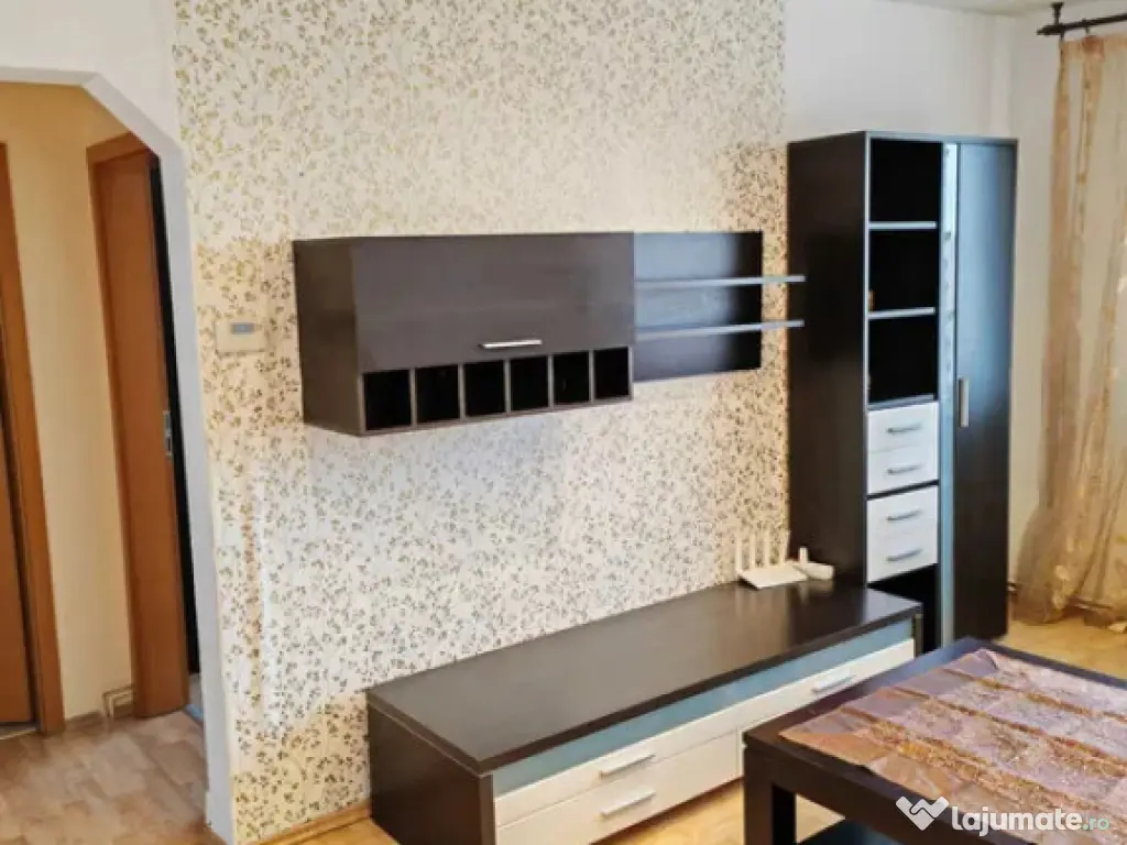 Apartament cu 3 camere 60 mp, etaj intermediar, bloc cu lift 