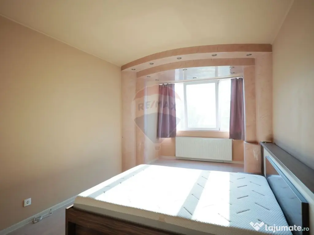 Apartament cu 3 camere de închiriat, în zona Rogerius 