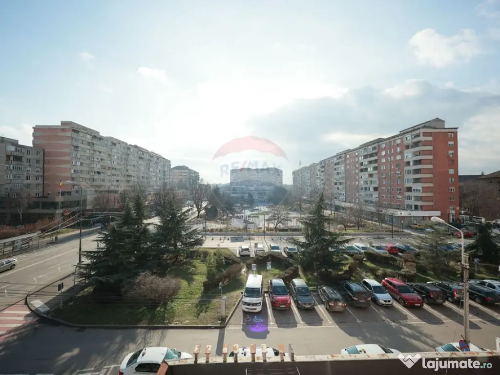 Apartament cu 3 camere de închiriat, în zona Rogerius 