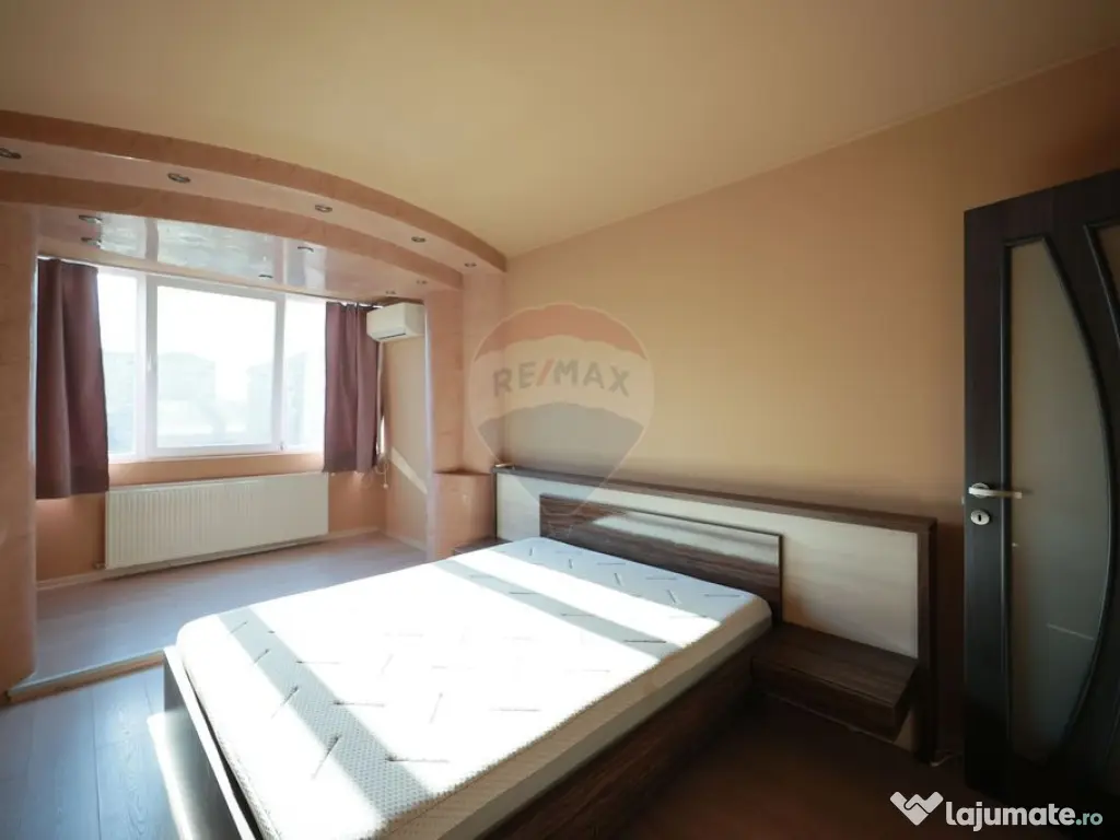 Apartament cu 3 camere de închiriat, în zona Rogerius 