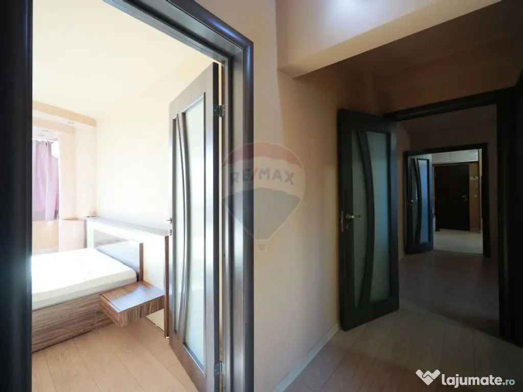 Apartament cu 3 camere de închiriat, în zona Rogerius 