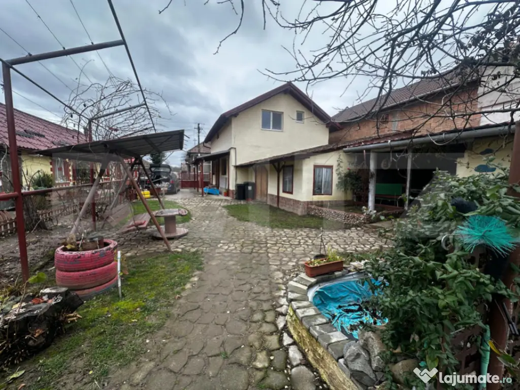 Casa individuala cu 3 camere si teren 640mp,Vintul de jos 