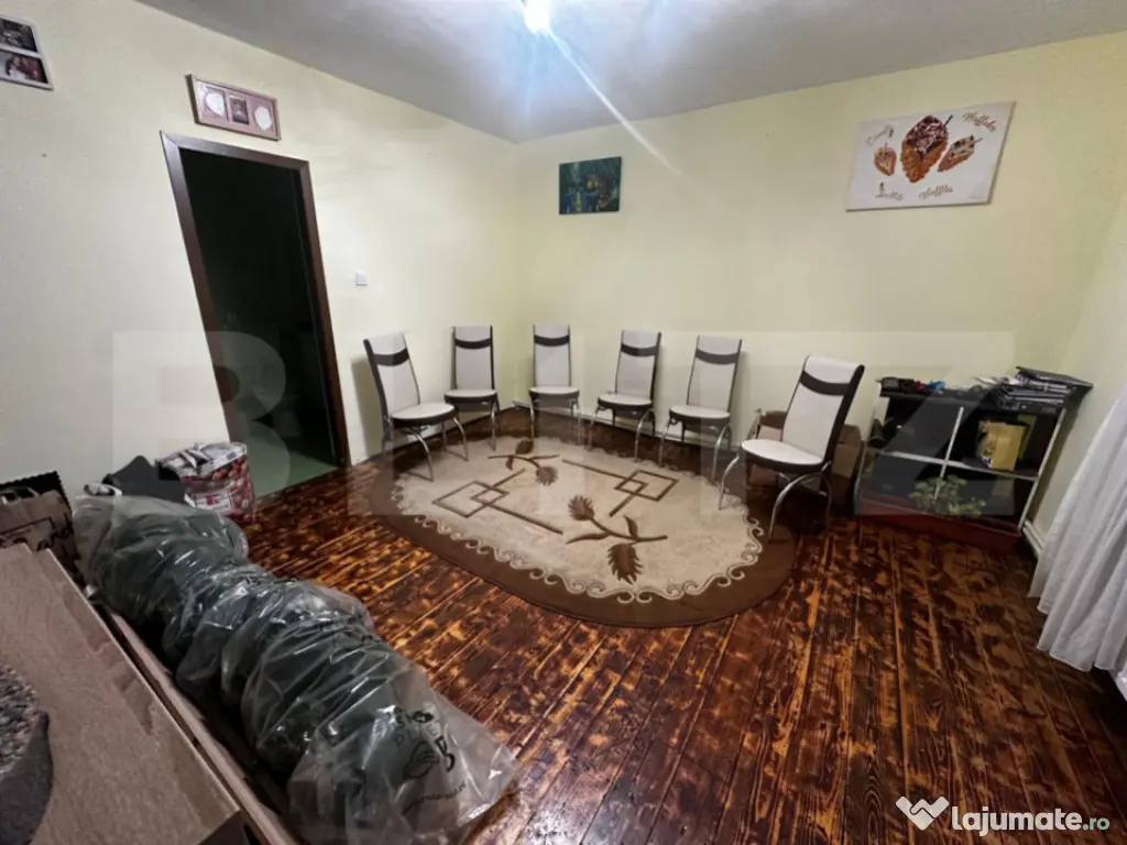 Casa individuala cu 3 camere si teren 640mp,Vintul de jos 