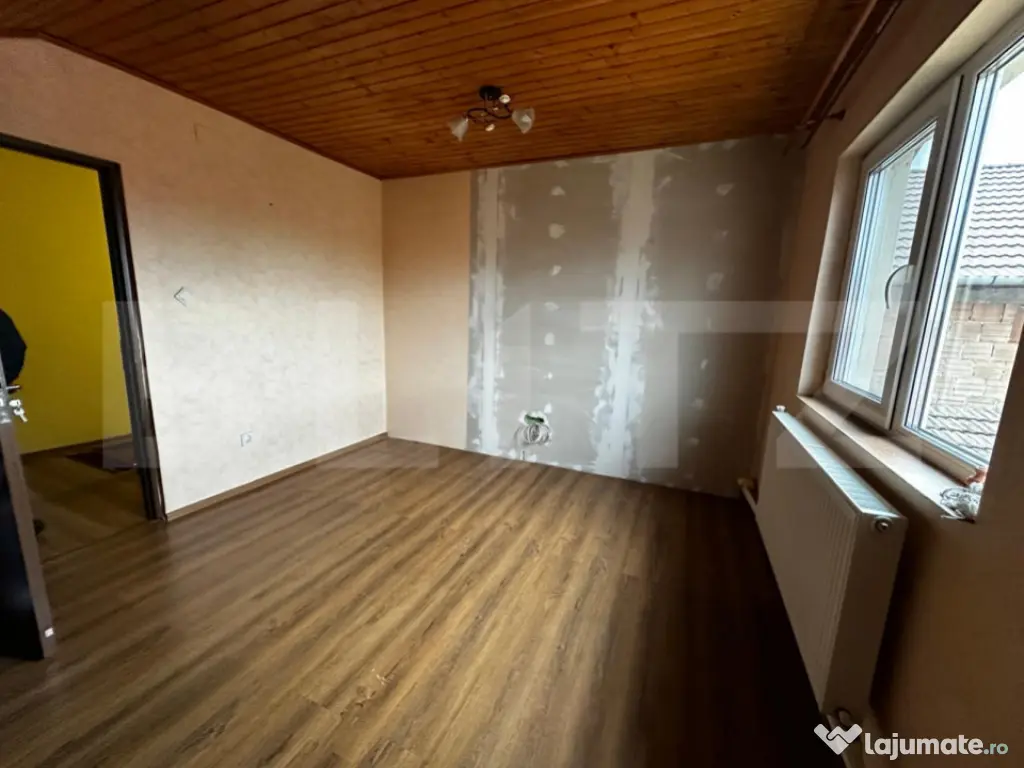 Casa individuala cu 3 camere si teren 640mp,Vintul de jos 