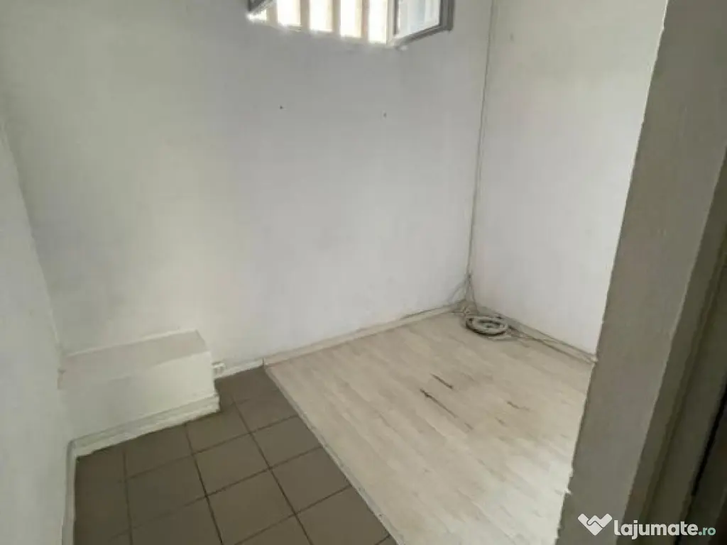 Spatiu comercial 4 camere zona Turnisor 