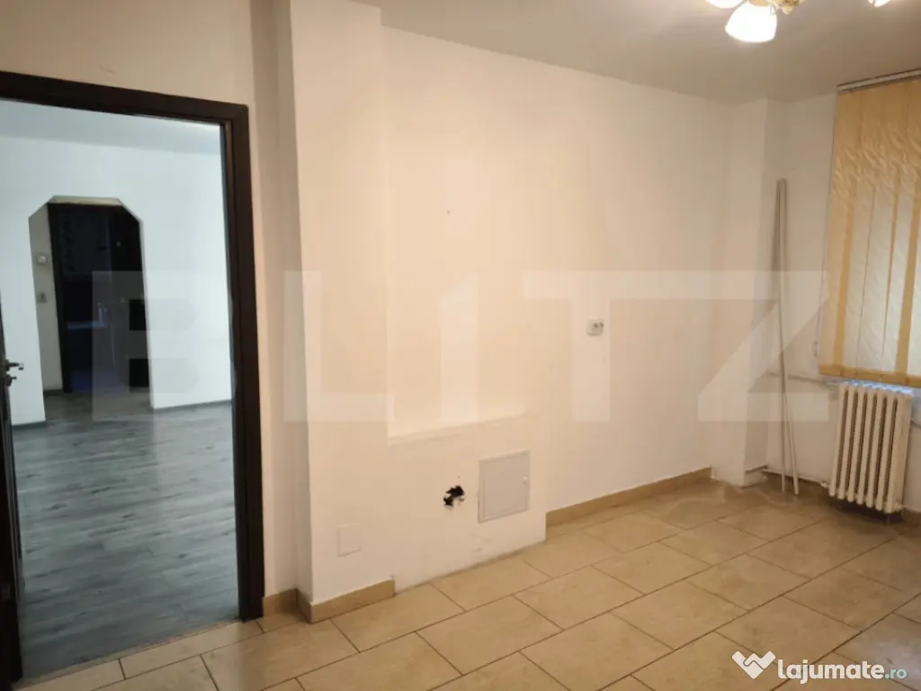 Spatiu comercial, 56 mp, parter, stradal, zona Craiovita-Ele