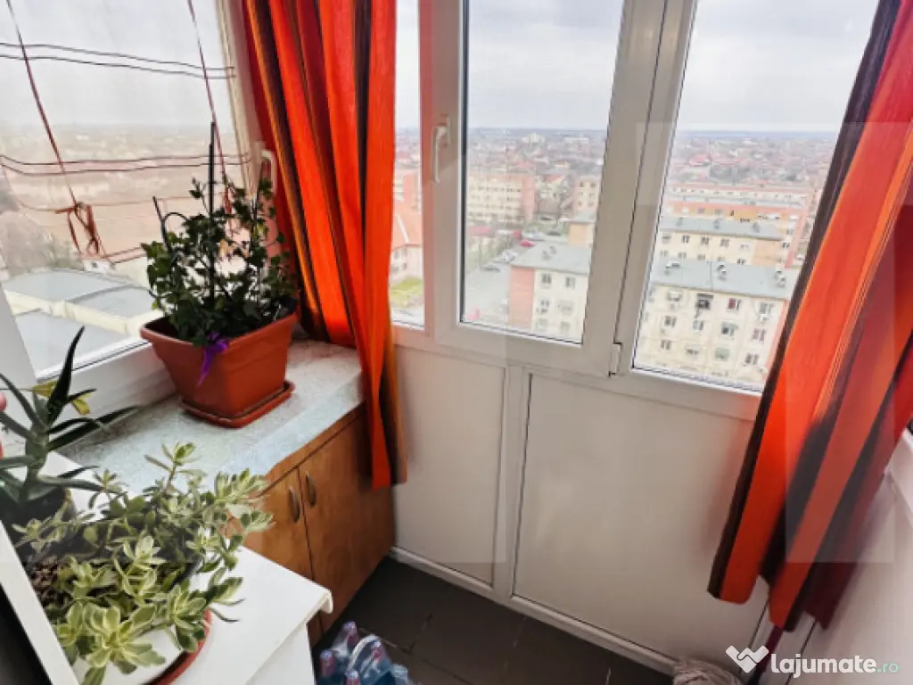 Apartament 3 camere, 50 mp, zona Vlaicu