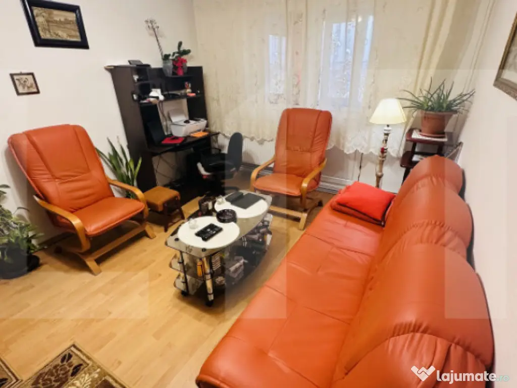 Apartament 3 camere, 50 mp, zona Vlaicu