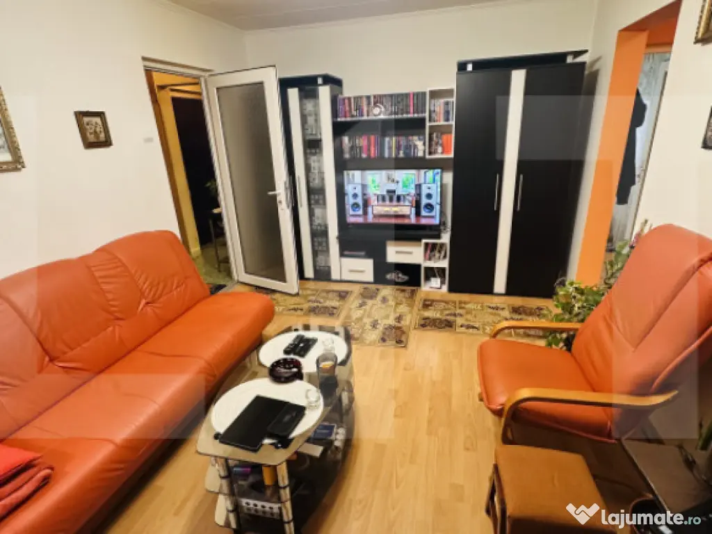 Apartament 3 camere, 50 mp, zona Vlaicu
