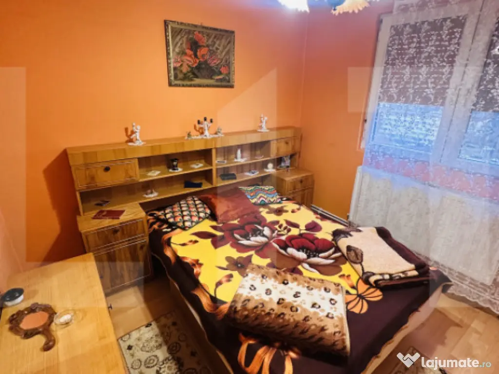 Apartament 3 camere, 50 mp, zona Vlaicu