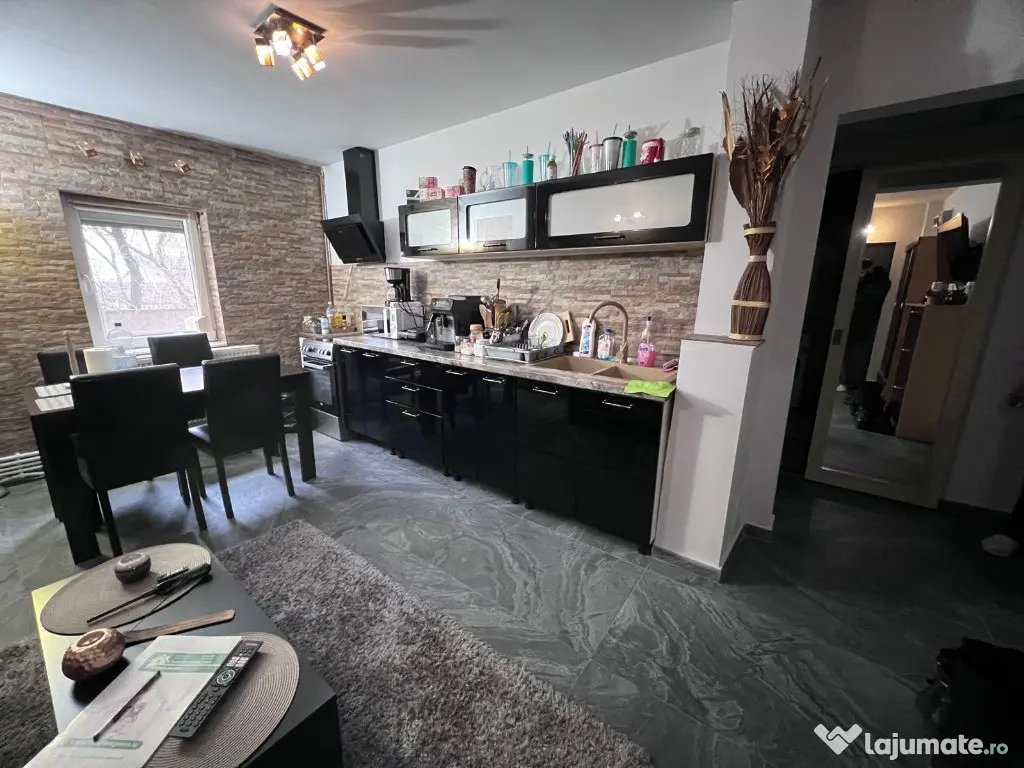 Apartament 2 camere,decomandat,zona Lido-Casa de pensii 